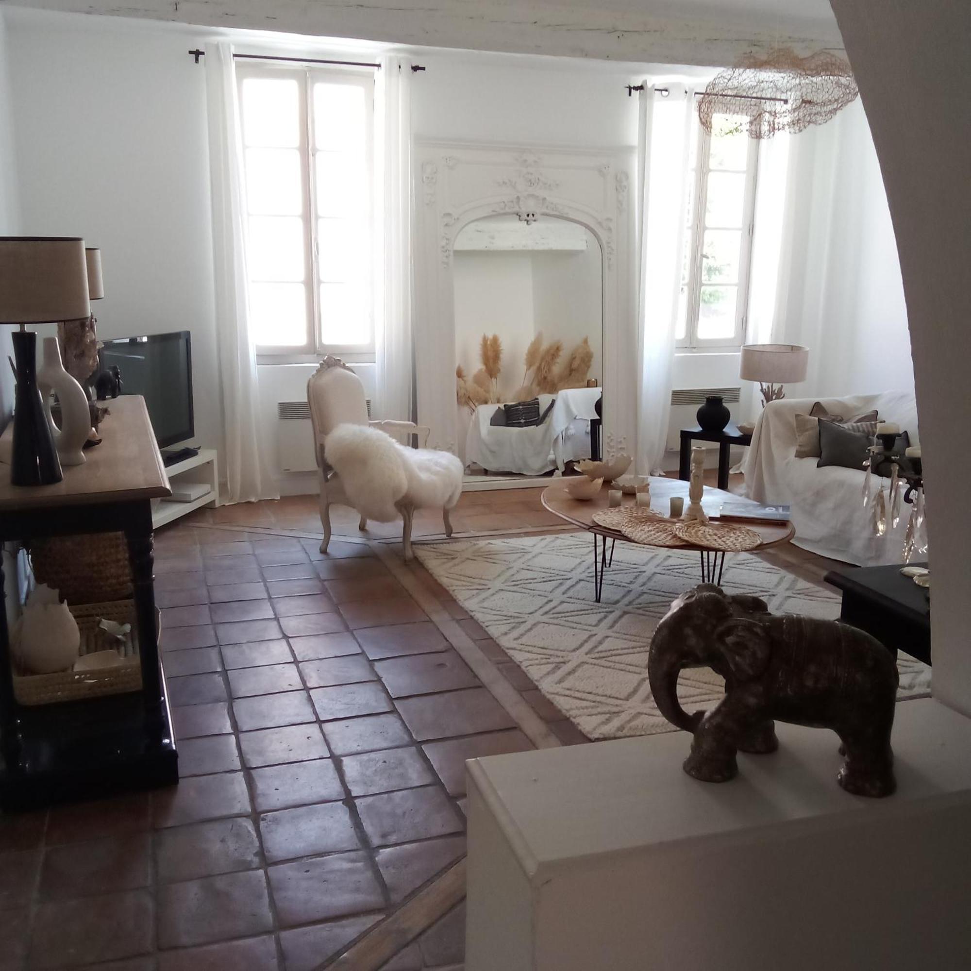 La Maison Perchee Aigues-Mortes Rom bilde